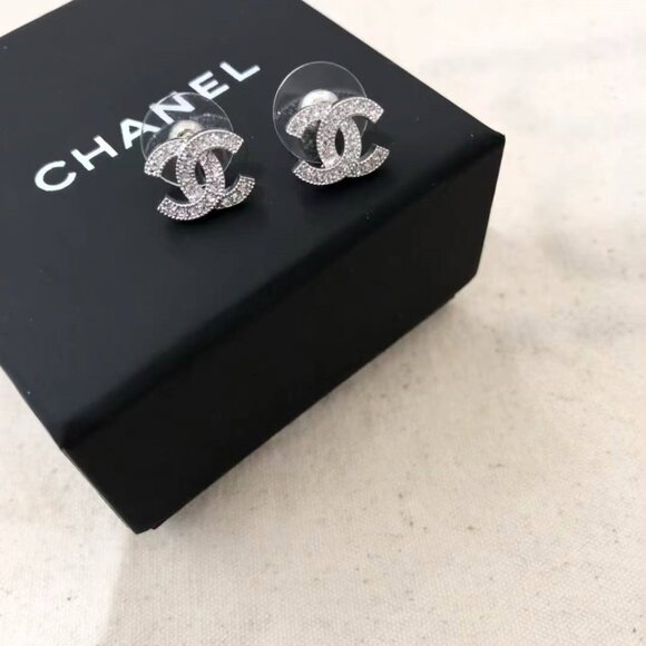 🎉🎉Chanel silver double c earrings🎉🎉 - Picture 2 of 5